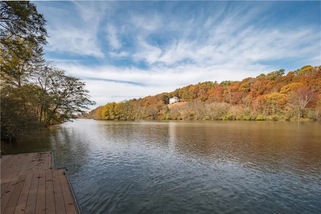 8945 Ridgemont Drive, Sandy Springs, Georgia 30350, 6 Bedrooms Bedrooms, ,7 BathroomsBathrooms,Residential,Sold,8945 Ridgemont Drive,5821827