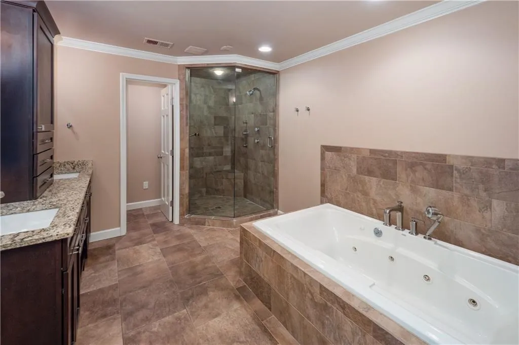 8945 Ridgemont Drive, Sandy Springs, Georgia 30350, 6 Bedrooms Bedrooms, ,7 BathroomsBathrooms,Residential,Sold,8945 Ridgemont Drive,5821827