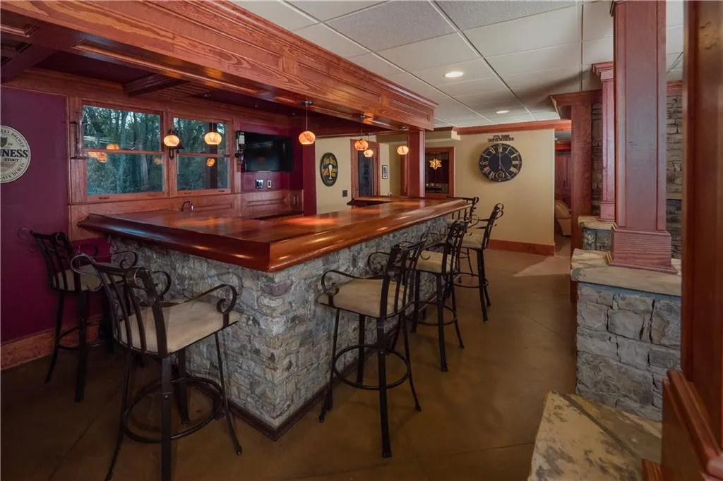 8945 Ridgemont Drive, Sandy Springs, Georgia 30350, 6 Bedrooms Bedrooms, ,7 BathroomsBathrooms,Residential,Sold,8945 Ridgemont Drive,5821827