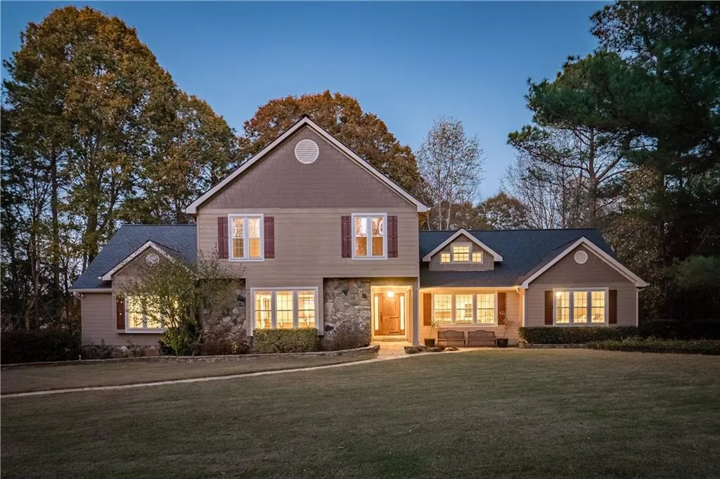 8945 Ridgemont Drive, Sandy Springs, Georgia 30350, 6 Bedrooms Bedrooms, ,7 BathroomsBathrooms,Residential,Sold,8945 Ridgemont Drive,5821827