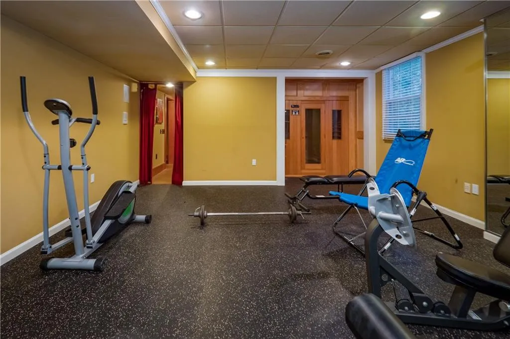 8945 Ridgemont Drive, Sandy Springs, Georgia 30350, 6 Bedrooms Bedrooms, ,7 BathroomsBathrooms,Residential,Sold,8945 Ridgemont Drive,5821827