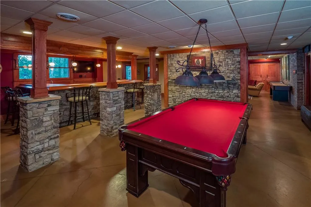 8945 Ridgemont Drive, Sandy Springs, Georgia 30350, 6 Bedrooms Bedrooms, ,7 BathroomsBathrooms,Residential,Sold,8945 Ridgemont Drive,5821827