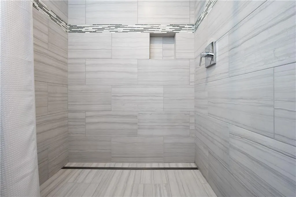 8945 Ridgemont Drive, Sandy Springs, Georgia 30350, 6 Bedrooms Bedrooms, ,7 BathroomsBathrooms,Residential,Sold,8945 Ridgemont Drive,5821827