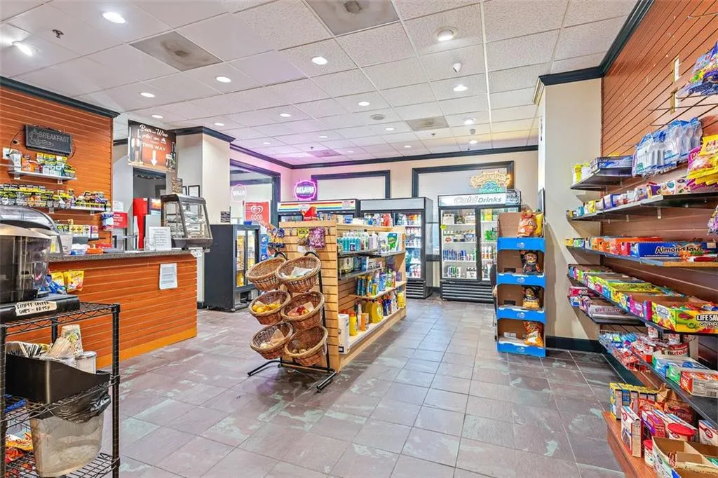 795 Hammond Drive Unit 209, Atlanta, Georgia 30328, 1 Bedroom Bedrooms, ,1 BathroomBathrooms,Residential,Sold,795 Hammond Drive Unit 209,7145972