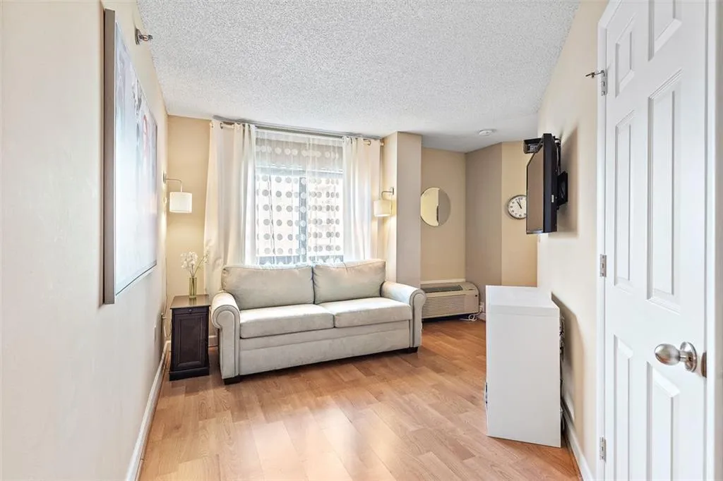 795 Hammond Drive Unit 209, Atlanta, Georgia 30328, 1 Bedroom Bedrooms, ,1 BathroomBathrooms,Residential,Sold,795 Hammond Drive Unit 209,7145972