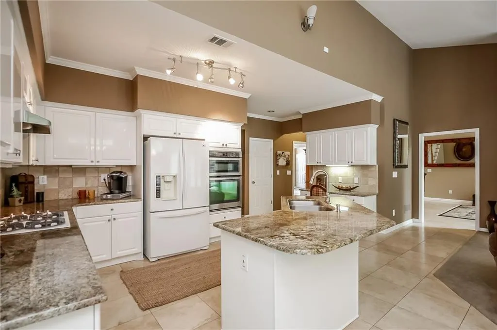 175 Smithdun Lane, Sandy Springs, Georgia 30350, 4 Bedrooms Bedrooms, ,3 BathroomsBathrooms,Residential,Sold,175 Smithdun Lane,5732028