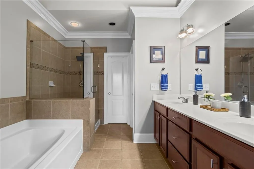 2560 Crescent Park Court, Atlanta, Georgia 30339, 3 Bedrooms Bedrooms, ,3 BathroomsBathrooms,Residential,For Sale,2560 Crescent Park Court,7666086