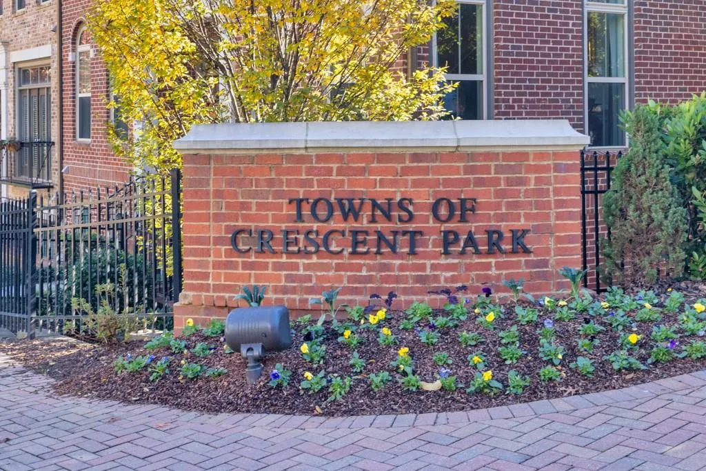 2560 Crescent Park Court, Atlanta, Georgia 30339, 3 Bedrooms Bedrooms, ,3 BathroomsBathrooms,Residential,For Sale,2560 Crescent Park Court,7666086