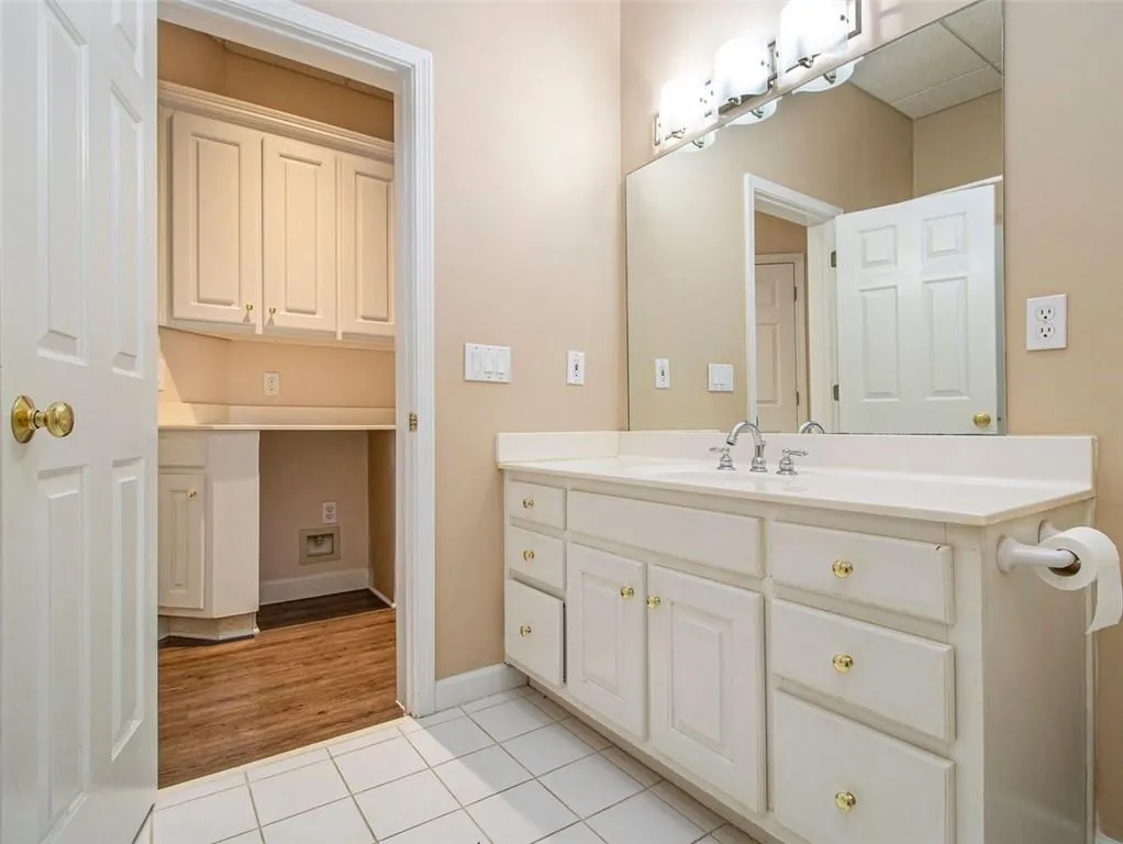 4910 Spruce Bluff Drive, Sandy Springs, Georgia 30350, 6 Bedrooms Bedrooms, ,6 BathroomsBathrooms,Residential,Sold,4910 Spruce Bluff Drive,7360923