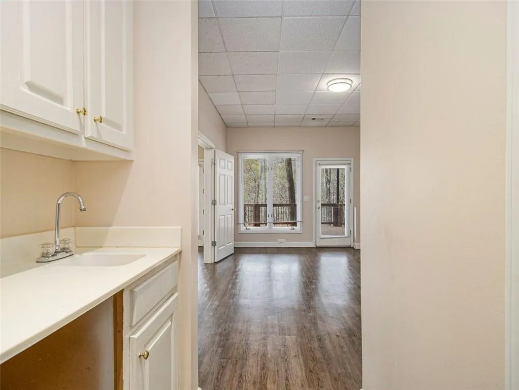 4910 Spruce Bluff Drive, Sandy Springs, Georgia 30350, 6 Bedrooms Bedrooms, ,6 BathroomsBathrooms,Residential,Sold,4910 Spruce Bluff Drive,7360923