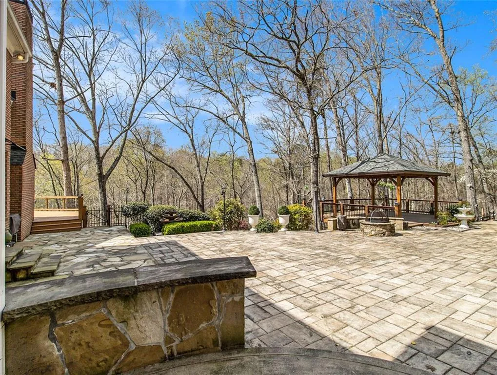 4910 Spruce Bluff Drive, Sandy Springs, Georgia 30350, 6 Bedrooms Bedrooms, ,6 BathroomsBathrooms,Residential,Sold,4910 Spruce Bluff Drive,7360923