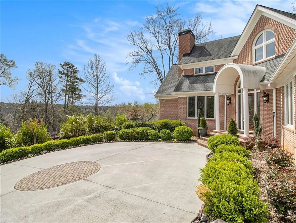 4910 Spruce Bluff Drive, Sandy Springs, Georgia 30350, 6 Bedrooms Bedrooms, ,6 BathroomsBathrooms,Residential,Sold,4910 Spruce Bluff Drive,7360923
