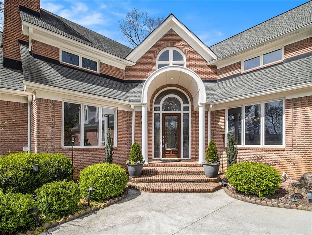 4910 Spruce Bluff Drive, Sandy Springs, Georgia 30350, 6 Bedrooms Bedrooms, ,6 BathroomsBathrooms,Residential,Sold,4910 Spruce Bluff Drive,7360923