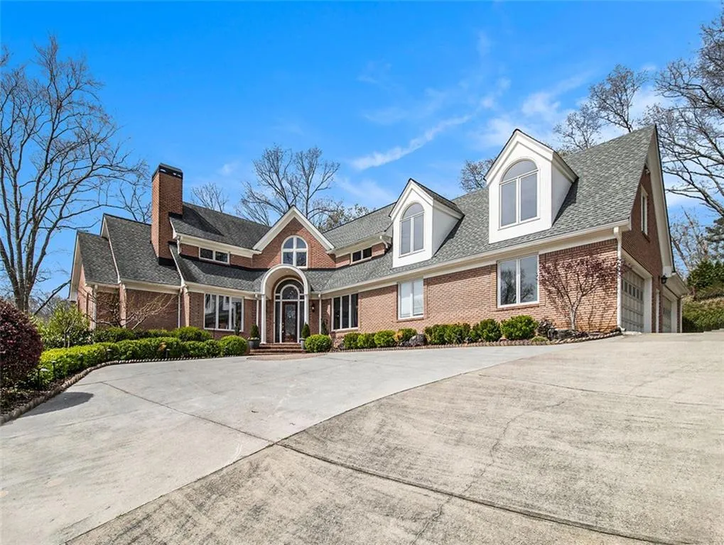 4910 Spruce Bluff Drive, Sandy Springs, Georgia 30350, 6 Bedrooms Bedrooms, ,6 BathroomsBathrooms,Residential,Sold,4910 Spruce Bluff Drive,7360923
