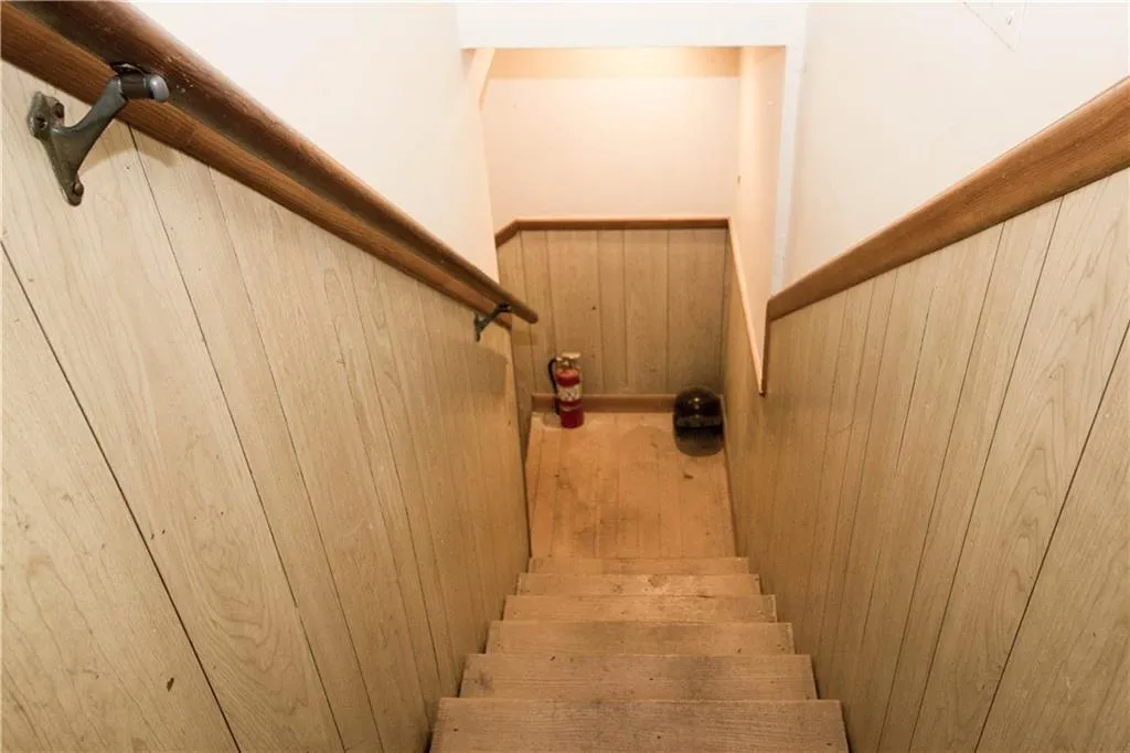 5915 Greenbrier Road, Atlanta, Georgia 30328, 5 Bedrooms Bedrooms, ,3 BathroomsBathrooms,Residential,Sold,5915 Greenbrier Road,5801159