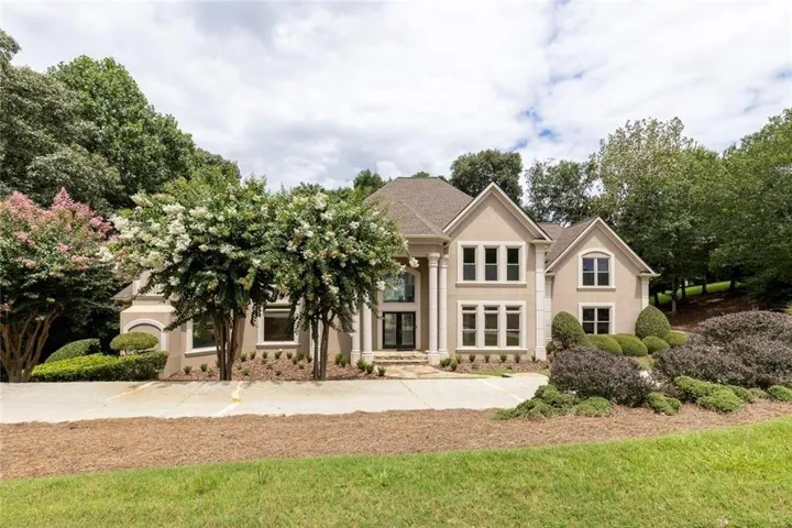 8445 Sentinae Chase Drive, Roswell, Georgia 30076