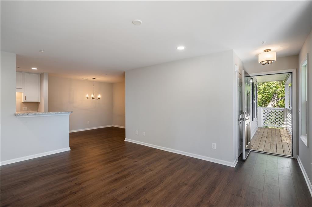 904 Natchez Trace Unit 4, Sandy Springs, Georgia 30350, 2 Bedrooms Bedrooms, ,2 BathroomsBathrooms,Residential,Sold,904 Natchez Trace Unit 4,7280605