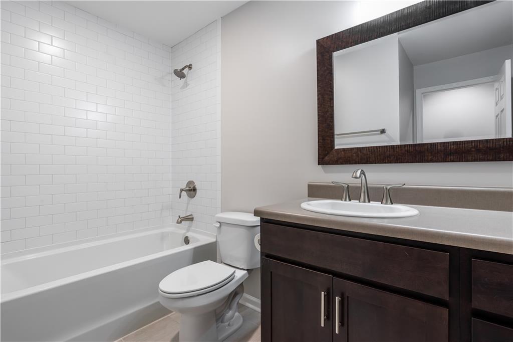 904 Natchez Trace Unit 4, Sandy Springs, Georgia 30350, 2 Bedrooms Bedrooms, ,2 BathroomsBathrooms,Residential,Sold,904 Natchez Trace Unit 4,7280605