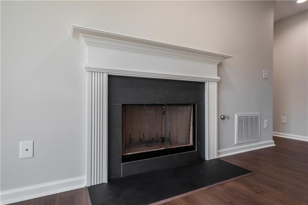 904 Natchez Trace Unit 4, Sandy Springs, Georgia 30350, 2 Bedrooms Bedrooms, ,2 BathroomsBathrooms,Residential,Sold,904 Natchez Trace Unit 4,7280605