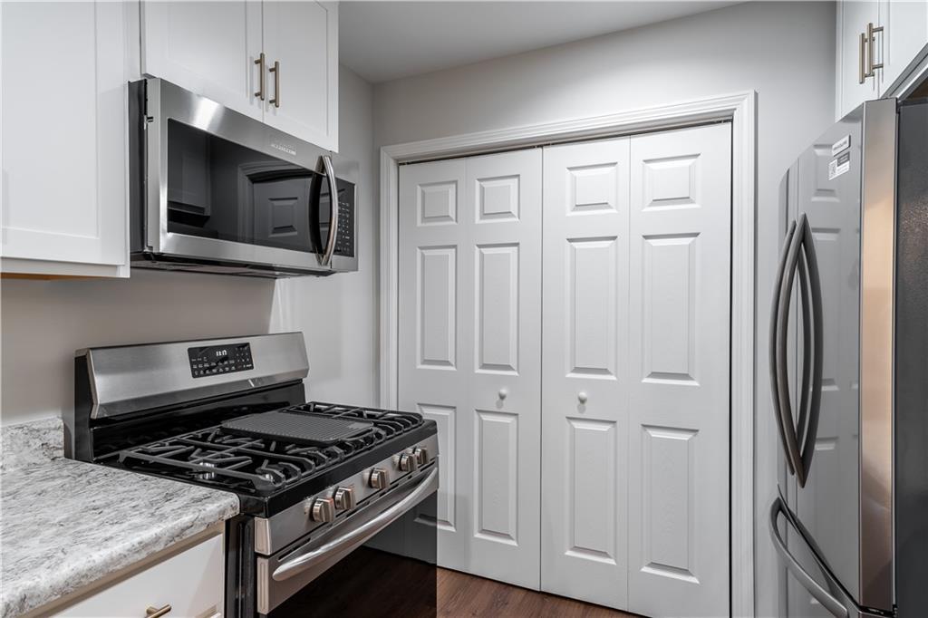 904 Natchez Trace Unit 4, Sandy Springs, Georgia 30350, 2 Bedrooms Bedrooms, ,2 BathroomsBathrooms,Residential,Sold,904 Natchez Trace Unit 4,7280605