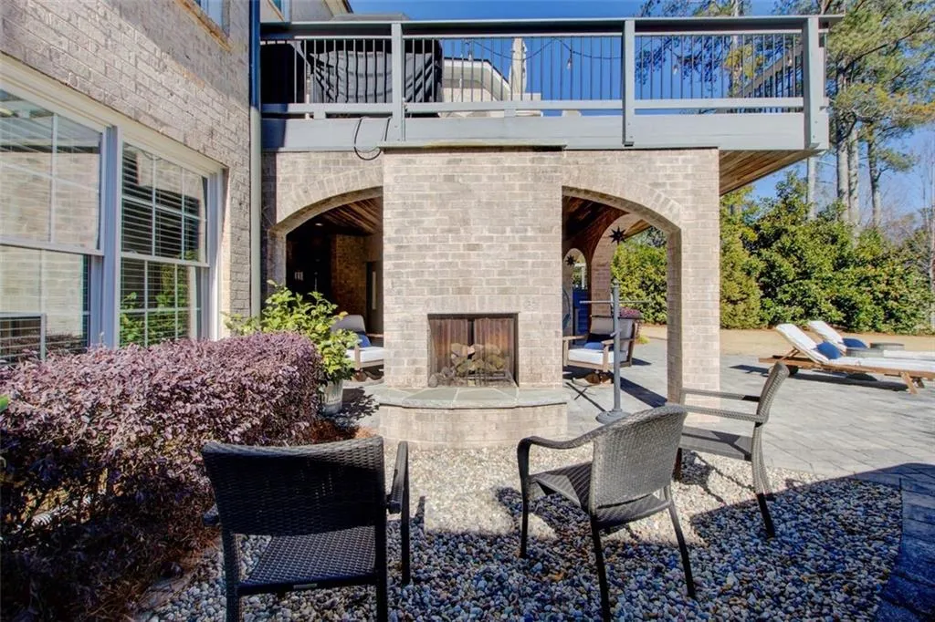 A doubled sided fireplace!