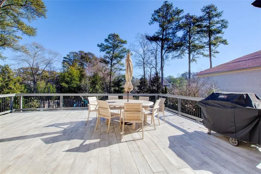 171 Johnson Ferry Road Nw, Atlanta, Georgia 30328, 6 Bedrooms Bedrooms, ,6 BathroomsBathrooms,Residential,Sold,171 Johnson Ferry Road Nw,7511892