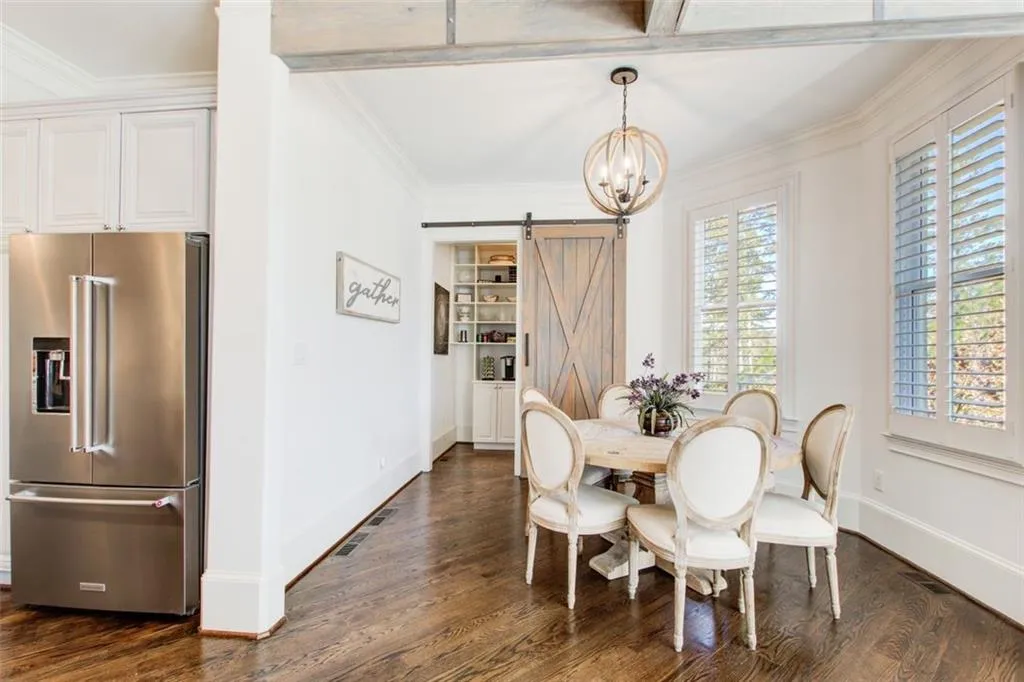 View into breakfast area from kitchen