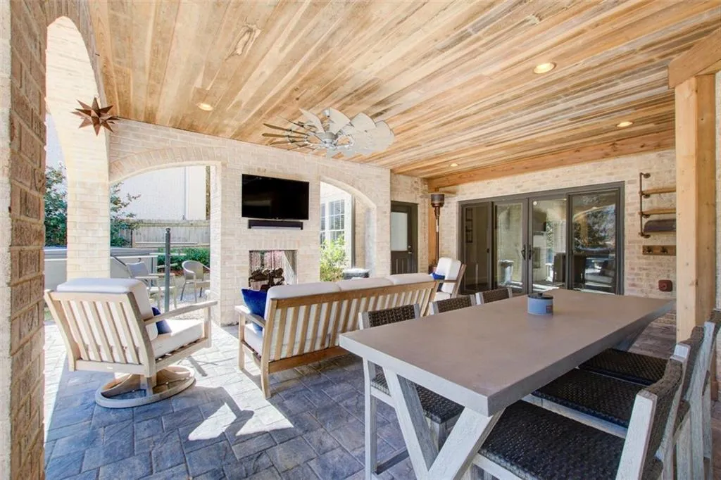 Additional view of outdoor entertaining area