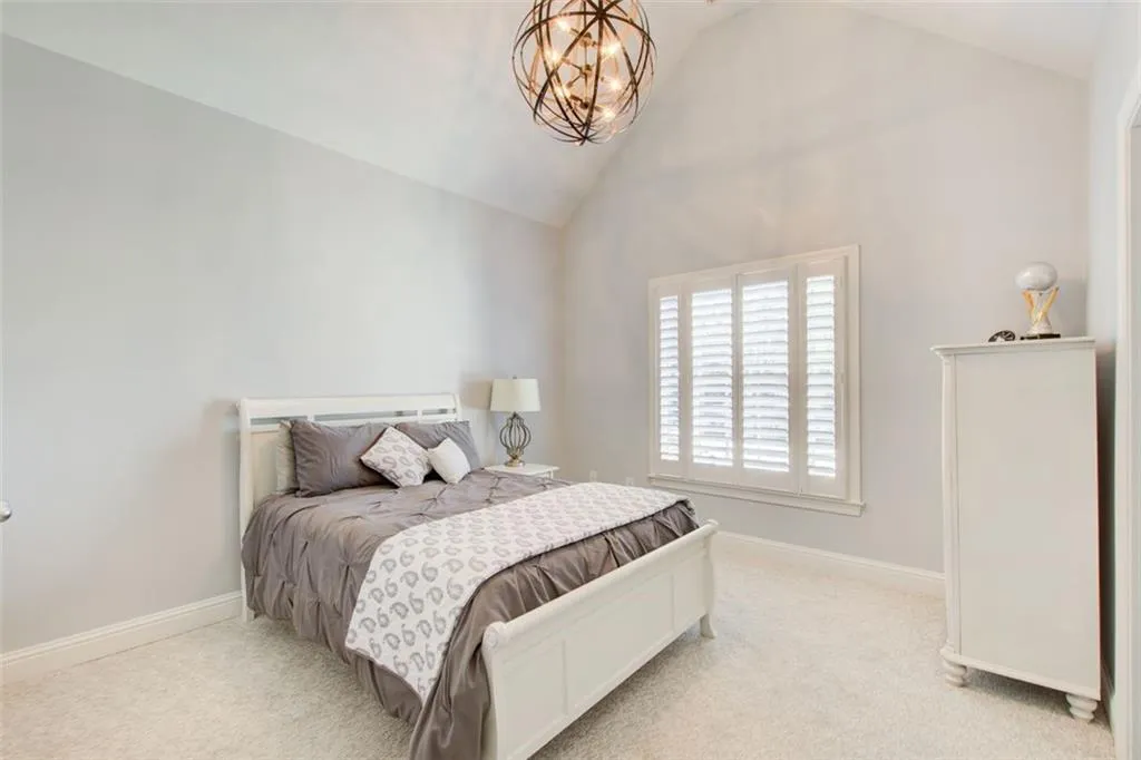 Guest bedroom #1