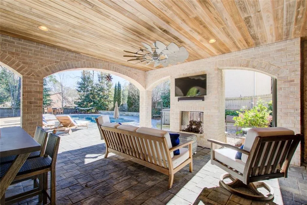 Covered outdoor entertaining at its finest