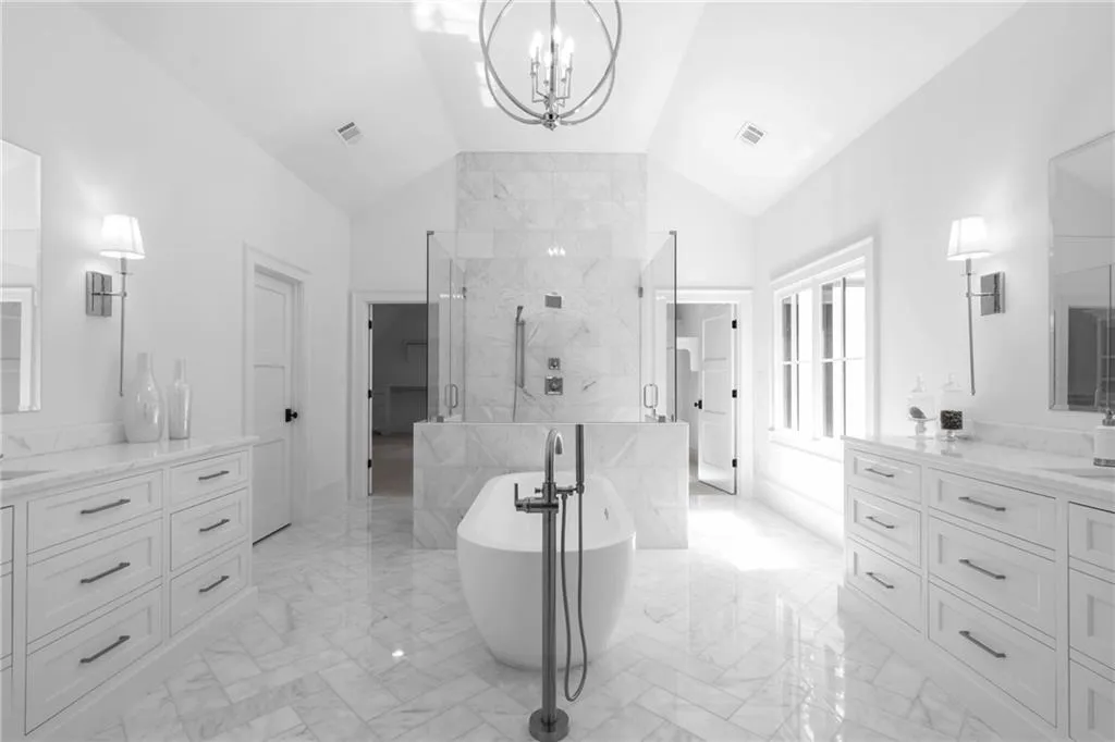 5720a Riverside Drive, Atlanta, Georgia 30327, 6 Bedrooms Bedrooms, ,6 BathroomsBathrooms,Residential,Sold,5720a Riverside Drive,6765725