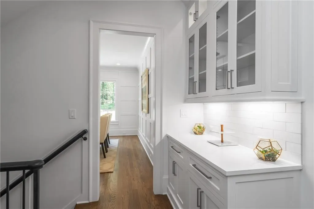 5720a Riverside Drive, Atlanta, Georgia 30327, 6 Bedrooms Bedrooms, ,6 BathroomsBathrooms,Residential,Sold,5720a Riverside Drive,6765725