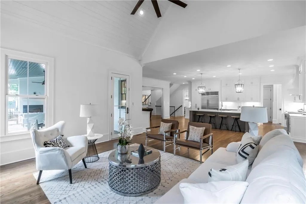 5720a Riverside Drive, Atlanta, Georgia 30327, 6 Bedrooms Bedrooms, ,6 BathroomsBathrooms,Residential,Sold,5720a Riverside Drive,6765725