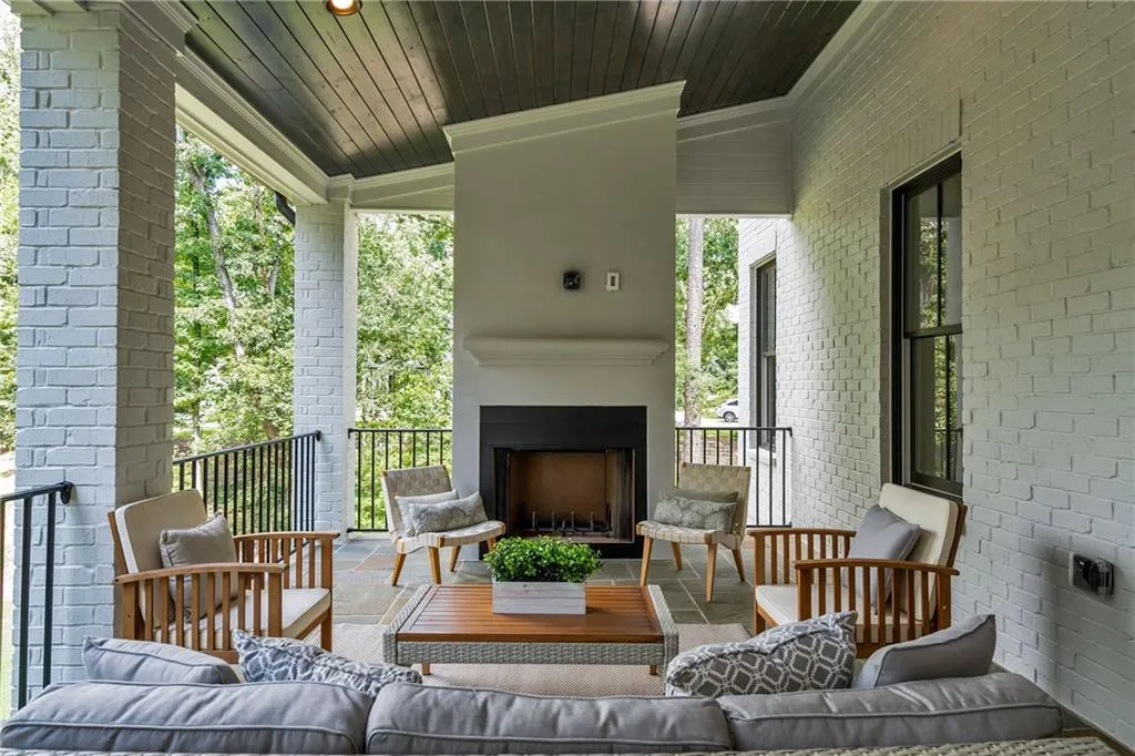 5720a Riverside Drive, Atlanta, Georgia 30327, 6 Bedrooms Bedrooms, ,6 BathroomsBathrooms,Residential,Sold,5720a Riverside Drive,6765725