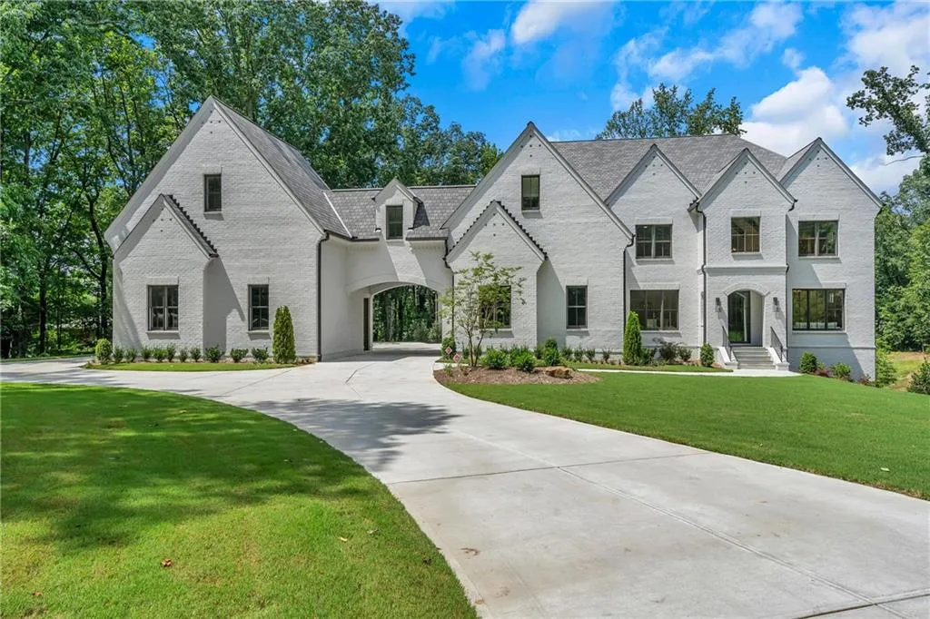 5720a Riverside Drive, Atlanta, Georgia 30327, 6 Bedrooms Bedrooms, ,6 BathroomsBathrooms,Residential,Sold,5720a Riverside Drive,6765725