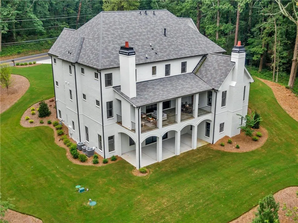 5720a Riverside Drive, Atlanta, Georgia 30327, 6 Bedrooms Bedrooms, ,6 BathroomsBathrooms,Residential,Sold,5720a Riverside Drive,6765725