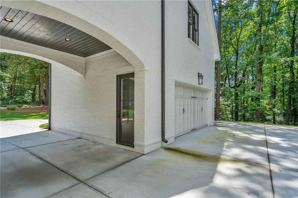 5720a Riverside Drive, Atlanta, Georgia 30327, 6 Bedrooms Bedrooms, ,6 BathroomsBathrooms,Residential,Sold,5720a Riverside Drive,6765725