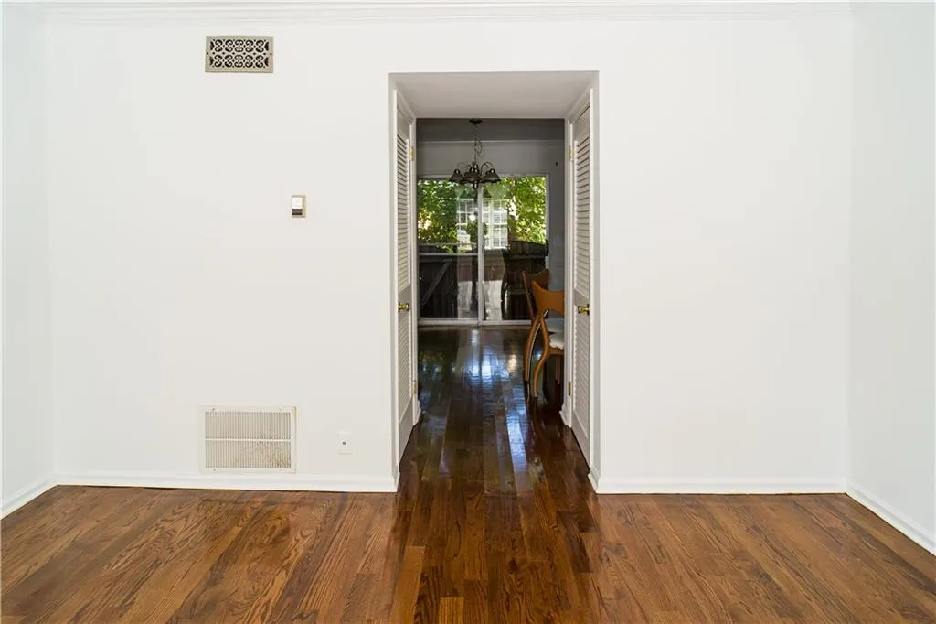 6520 Roswell Road Unit 34, Atlanta, Georgia 30328, 2 Bedrooms Bedrooms, ,2 BathroomsBathrooms,Residential,Sold,6520 Roswell Road Unit 34,6797384