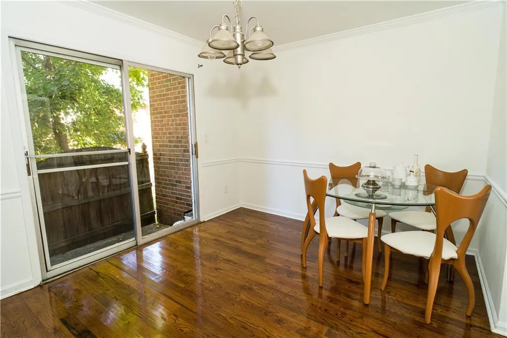 6520 Roswell Road Unit 34, Atlanta, Georgia 30328, 2 Bedrooms Bedrooms, ,2 BathroomsBathrooms,Residential,Sold,6520 Roswell Road Unit 34,6797384
