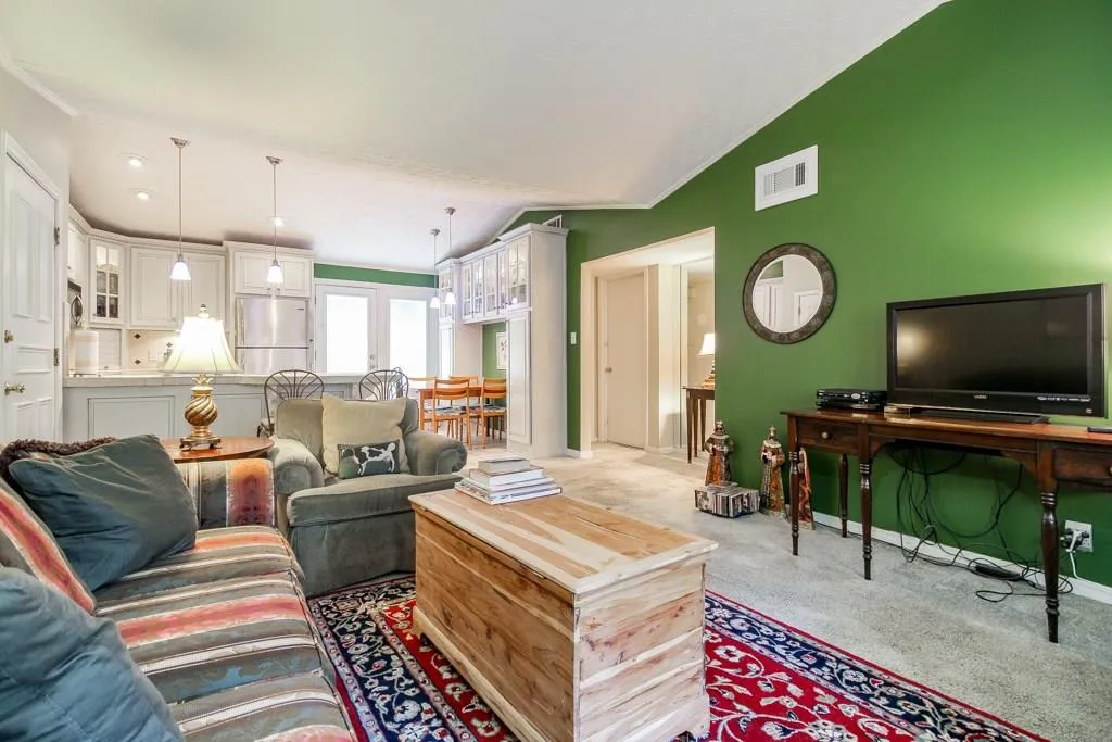 1822 N Rock Springs Road Unit 20, Atlanta, Georgia 30324, 2 Bedrooms Bedrooms, ,1 BathroomBathrooms,Residential,Sold,1822 N Rock Springs Road Unit 20,6006748