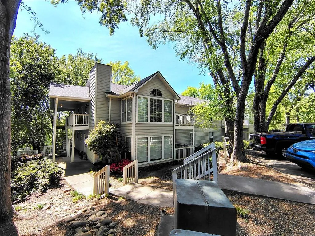 Well Maintained Condo Complex With Great Location.