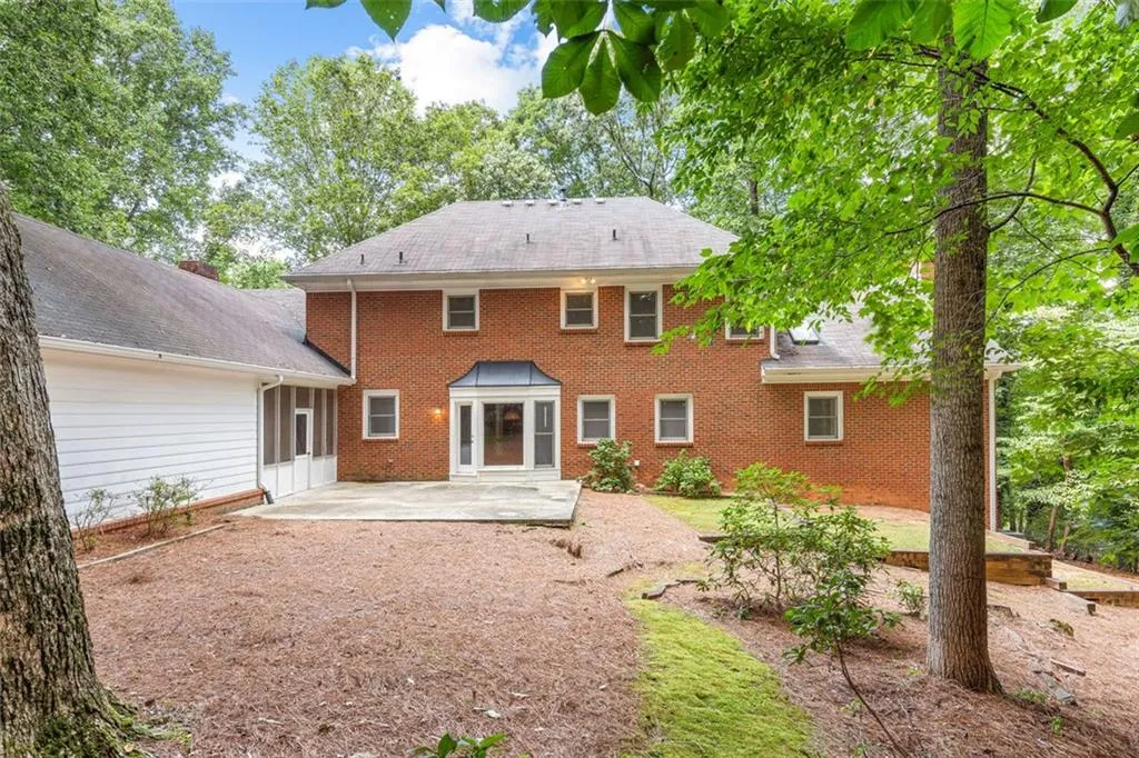 635 Bittersweet Trail, Sandy Springs, Georgia 30350, 4 Bedrooms Bedrooms, ,3 BathroomsBathrooms,Residential,Sold,635 Bittersweet Trail,6931484