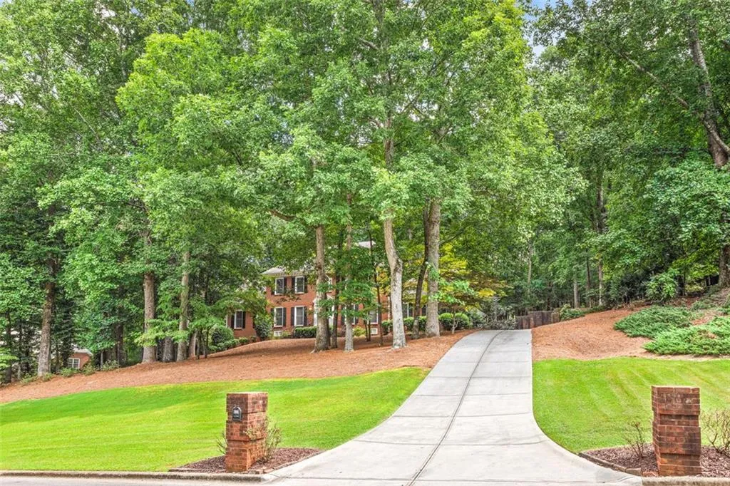 635 Bittersweet Trail, Sandy Springs, Georgia 30350, 4 Bedrooms Bedrooms, ,3 BathroomsBathrooms,Residential,Sold,635 Bittersweet Trail,6931484