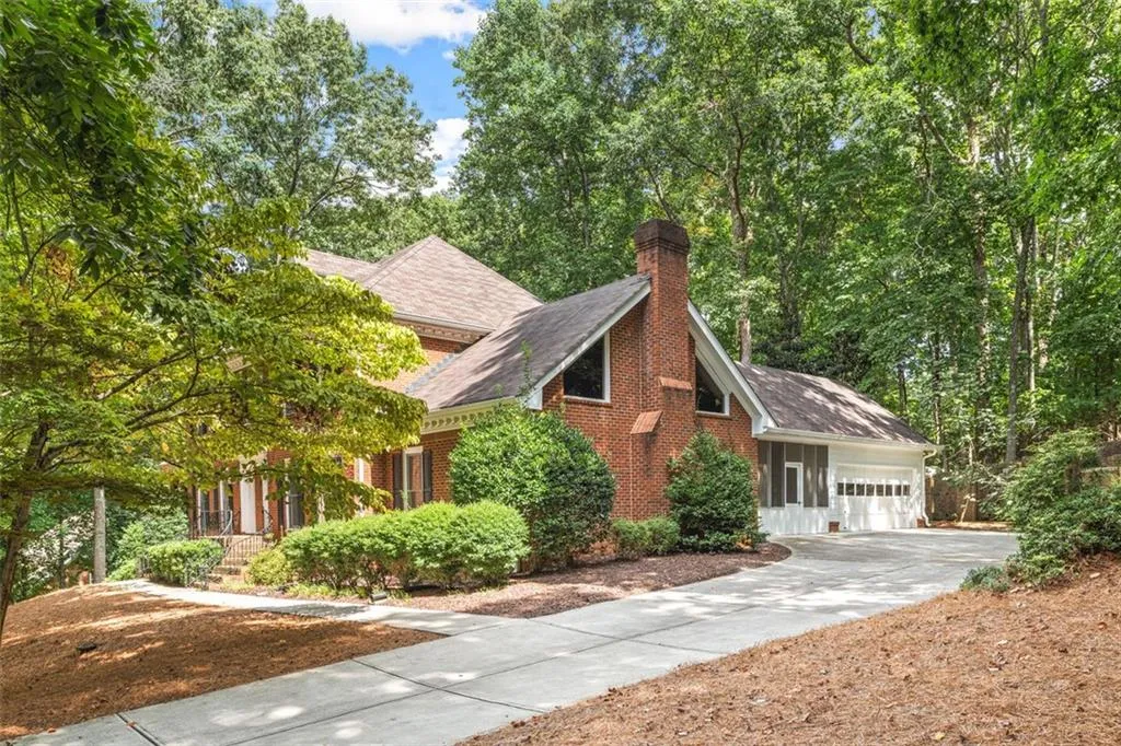 635 Bittersweet Trail, Sandy Springs, Georgia 30350, 4 Bedrooms Bedrooms, ,3 BathroomsBathrooms,Residential,Sold,635 Bittersweet Trail,6931484