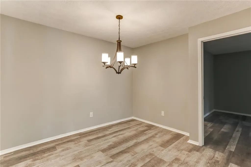 1402 Vicksburg Place, Sandy Springs, Georgia 30350, 2 Bedrooms Bedrooms, ,2 BathroomsBathrooms,Residential,Sold,1402 Vicksburg Place,6714193