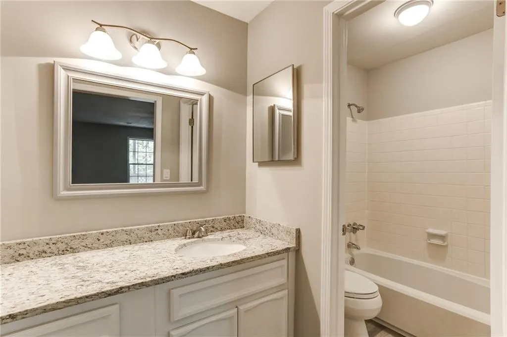 1402 Vicksburg Place, Sandy Springs, Georgia 30350, 2 Bedrooms Bedrooms, ,2 BathroomsBathrooms,Residential,Sold,1402 Vicksburg Place,6714193