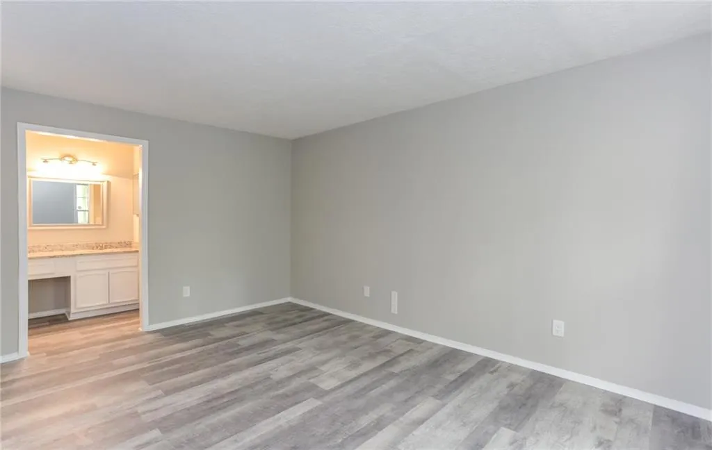 1402 Vicksburg Place, Sandy Springs, Georgia 30350, 2 Bedrooms Bedrooms, ,2 BathroomsBathrooms,Residential,Sold,1402 Vicksburg Place,6714193