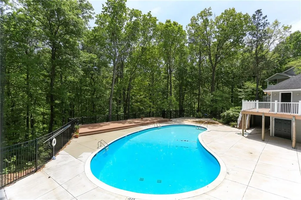 1402 Vicksburg Place, Sandy Springs, Georgia 30350, 2 Bedrooms Bedrooms, ,2 BathroomsBathrooms,Residential,Sold,1402 Vicksburg Place,6714193