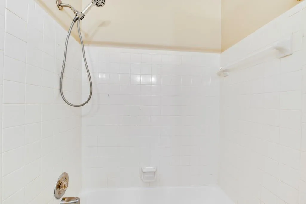 7500 Roswell Road Unit 84, Sandy Springs, Georgia 30350, 2 Bedrooms Bedrooms, ,2 BathroomsBathrooms,Residential,Sold,7500 Roswell Road Unit 84,6807842