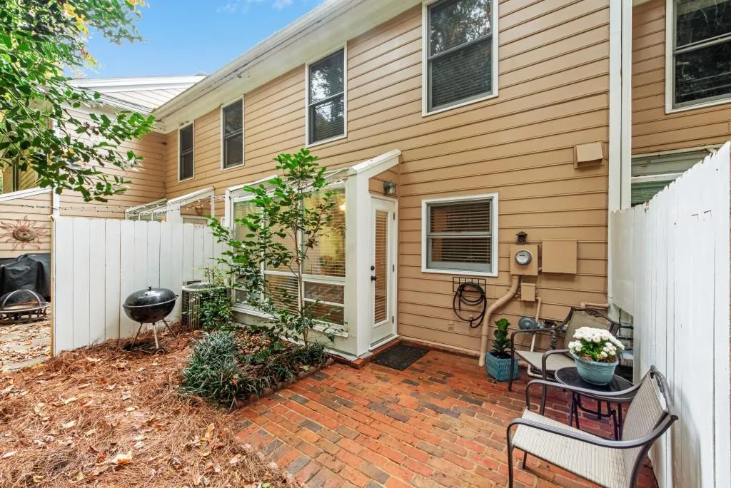 7500 Roswell Road Unit 84, Sandy Springs, Georgia 30350, 2 Bedrooms Bedrooms, ,2 BathroomsBathrooms,Residential,Sold,7500 Roswell Road Unit 84,6807842